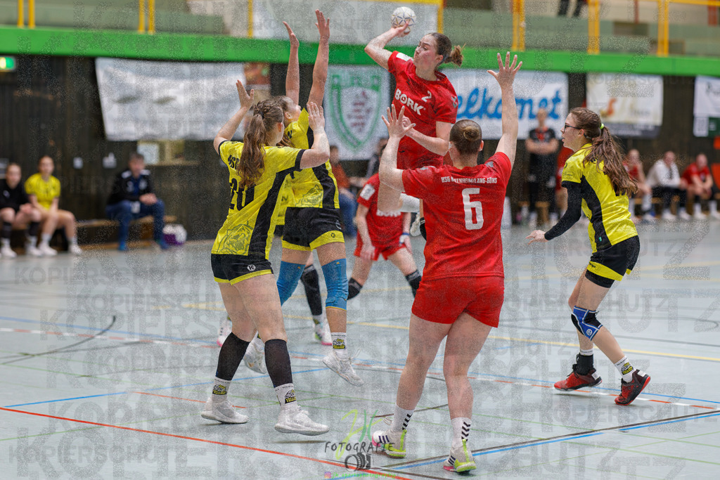 Hessenmeisterschaft wJC - Finale; HSG Kleenheim - HSG Weiterstadt/ Braunsh.Worf. | Hessenmeisterschaft wJC - Finale; HSG Kleenheim - HSG Weiterstadt/ Braunsh.Worf. am 22.03.2025 in Biedenkopf (Sporthalle Lahntalschule)Photo © 2025 - Jörg Heinrich - Realisiert mit Pictrs.com