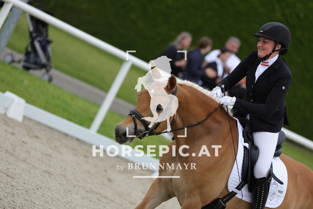 0P6A4777 | Willkommen bei Brunnmayr - Design & Fotografie – Ihrem Spezialisten für Reitturniere und Pferdeveranstaltungen in Oberösterreich, Salzburg und Bayern! Seit über 17 Jahren sind wir leidenschaftlich dabei.