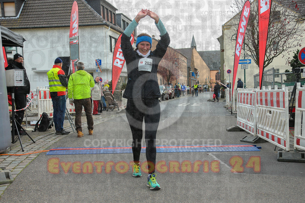 221127_1243_EX1_3418 | Sportfotografie im Rhein-Sieg Kreis, Köln, Bonn, NRW, Rheinland Pfalz, Hessen, etc. Unser Tätigkeitsfeld umfasst den Laufsport vom Volkslauf über den Marathon, Duathlon, Triathon bis zum Ultralauf wie Kölnpfad Ultra oder Schindertrail.