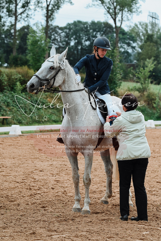DSC_7260 | Pferde- und Turnierfotografie in Westsachsen. Pferdeportraits, Auftragszeichnungen und intuitive Kunst.