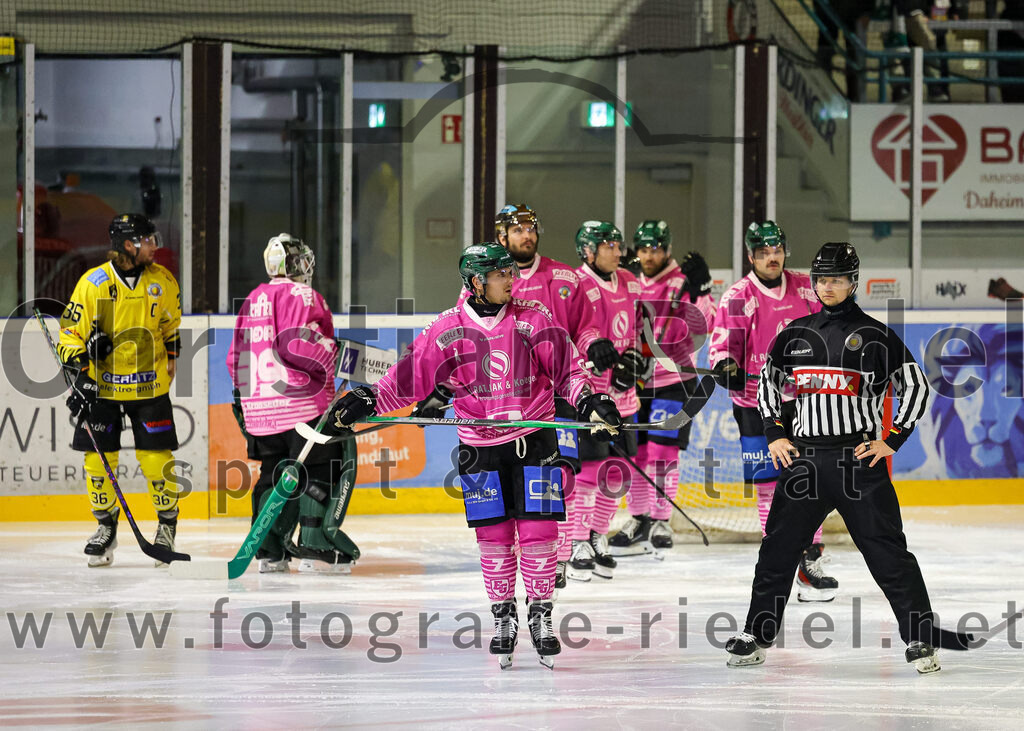 2025-10-10_107_TSV_Erding_gegen_onesto_Tigers_Bayreuth | Erding, Deutschland, 10.10.2025:Eishockey, Oberliga Süd 2025 / 2026, 7. Spieltag, TSV Erding gegen onesto Tigers Bayreuth, Endergebnis: 2:5Louis Trattner (Erding Gladiators, #7)Foto: Christian Riedel / fotografie-riedel.net