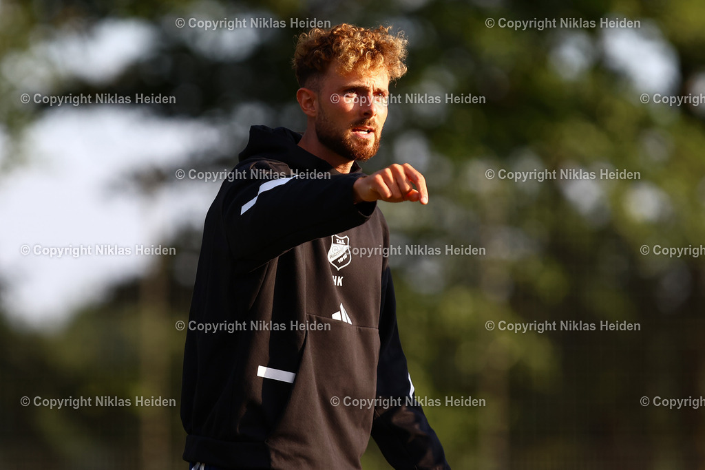NH_TuSRotenhof_InterTürksporKiel_Testspiel_27062025 | Henning Knuth (Trainer, TuS Rotenhof)Fußball I Herren I Freundschaftsspiel I Saison 2025-2026  I TuS Rothenhof - Inter Türkspor Kiel I 27.06.2025 I B-Platz Rotenhof