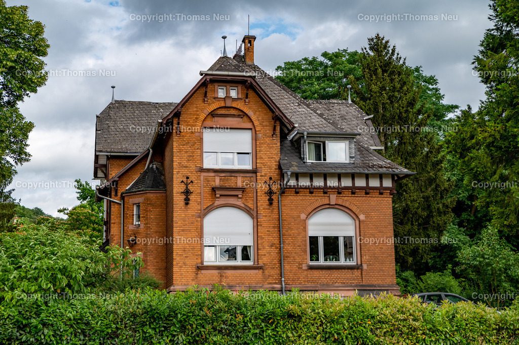 DSC_4728 | Die ehemalige Rodensteinschule in Bensheim (Adresse: Rodensteinstraße 91) wurde in den Jahren 1906 bis 1908 erbaut. Der historische Bau wurde von dem Frankfurter Stadtbaumeister Adolf Moritz geplant und errichtet