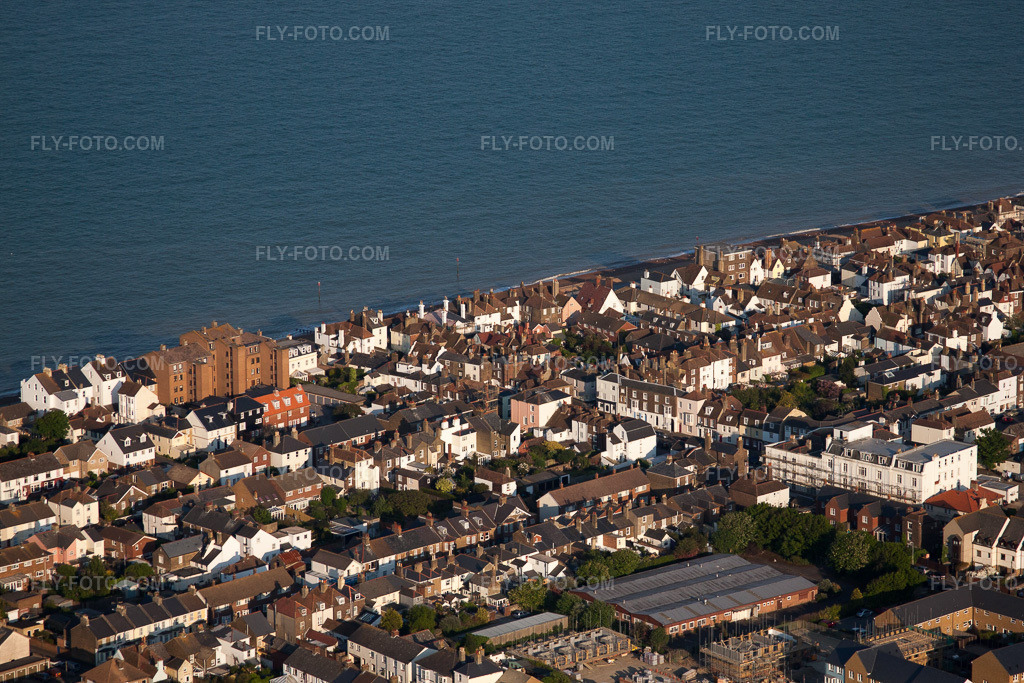 Aerial view: View of the town in Deal in the state England, Great Britain. – Photo: IMG_50724.jpg taken on 05/27/2012 by Werner Riehm/FLY-FOTO.com – Resolution of the original: 4752 x 3168 px