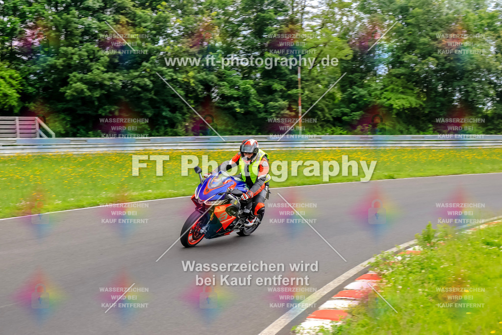 VBK-7327 | Hier findet Ihr Bilder von Touristenfahrten auf der Nürburgring Nordschleife oder von anderen Veranstaltungen die ich besucht habe. Viel Spass beim Durch Schauen 