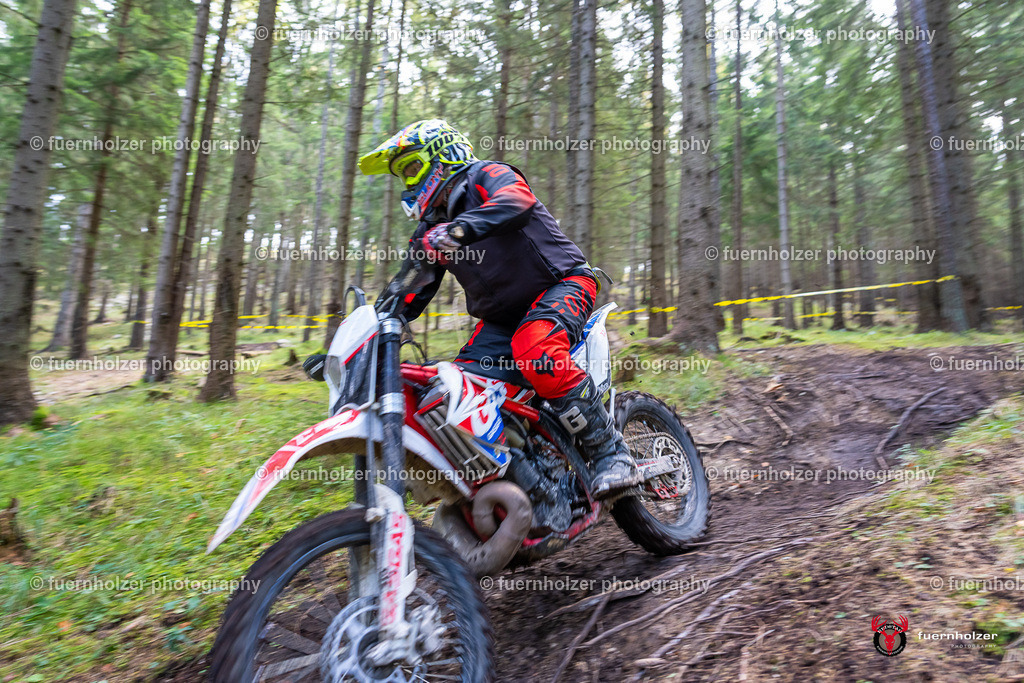fuernholzer_251026-C1-441 | Fotografische Impressionen von der Red Stag Enduro Extreme by fuernholzer-photography.com. Endurosport in Österreich fotografisch festgehalten von fuernholzer. Auftragsfotografie für Private, Gewerbefotos und Industriefotografie. Eventfotografie, Sportfotografie und Motorsportfotografie. Anbieter von Fotoworkshops, Fototraining, fotografischen Vorträgen und Fotoseminaren.