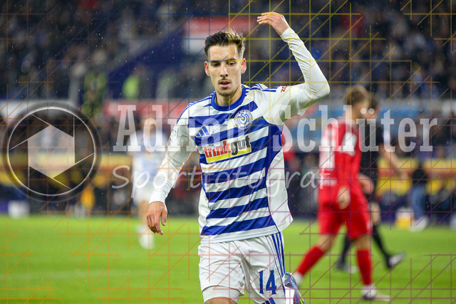 MSV Duisburg vs Rot-Weiss Essen - 3. Liga | Duisburg, Deutschland, 26.10.25:   Conor Noß (MSV Duisburg) gestikuliert, Gestik waehrend des Spiels der 3. Liga MSV Duisburg vs Rot-Weiss Essen in der schauinsland-reisen-arena(Foto von Brauer-Fotoagentur / Adrian Schlueter)