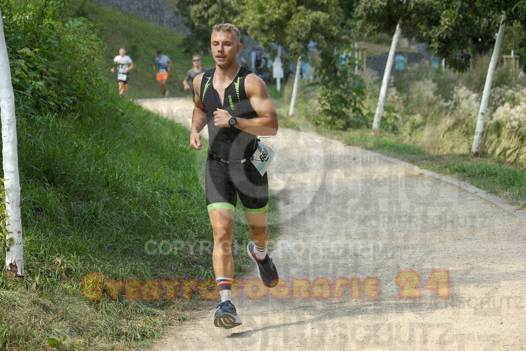 250824_1440_EX1_7076 | Sportfotografie im Rhein-Sieg Kreis, Köln, Bonn, NRW, Rheinland Pfalz, Hessen, etc. Unser Tätigkeitsfeld umfasst den Laufsport vom Volkslauf über den Marathon, Duathlon, Triathon bis zum Ultralauf wie Kölnpfad Ultra oder Schindertrail.