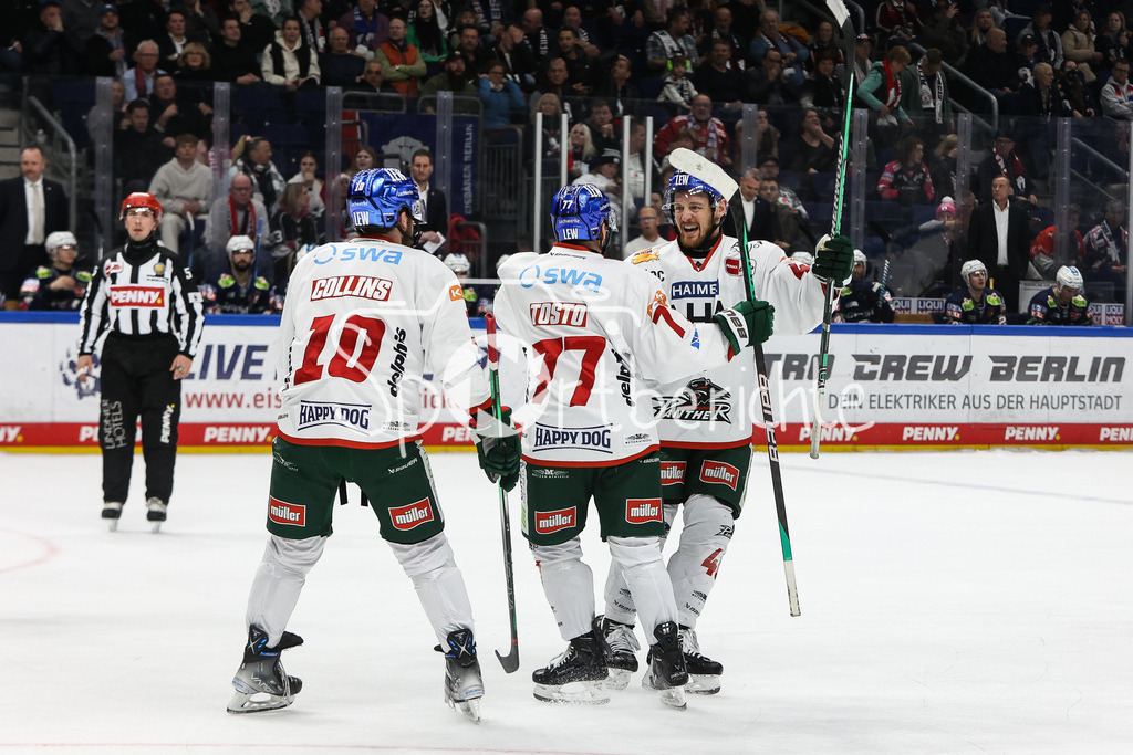 Eisbären Berlin - Augsburger Panther | Nochmal jubel fuer die Panther - nach dem Anschluss zum 5-6 durch Luca TOSTO (AEV #77) / Freude / Treffer / Tor