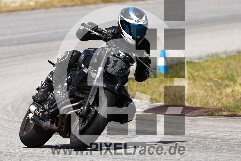 0047-20240707_06159 | Schöne Erinnerungen an spannende Momente - das festzuhalten ist unser Job. PIXELrace.de ist seit 2003 auf den Rennstrecken Europas unterwegs um die Action draußen beim Fahren und die wunderbare Stimmung imm Fahrerlager für euch einzufangen.