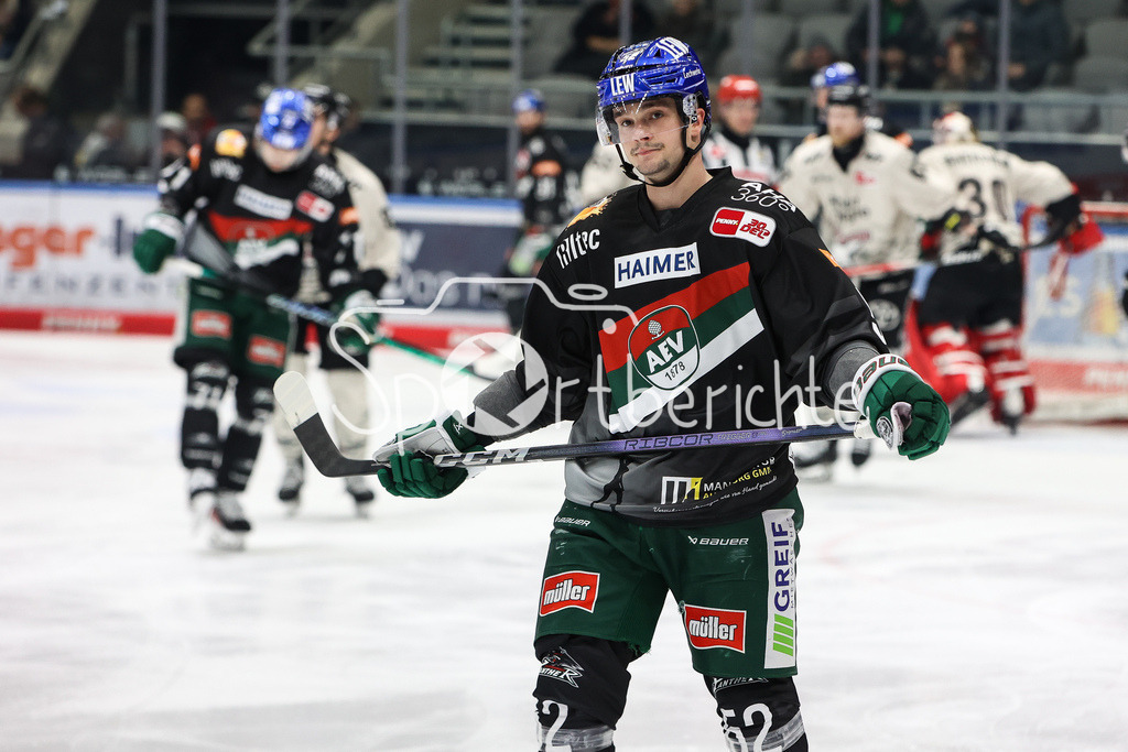Augsburger Panther - Kölner Haie  | Otso RANTAKARTI (AEV #52) in Aktion / Freisteller / Einzelfoto
