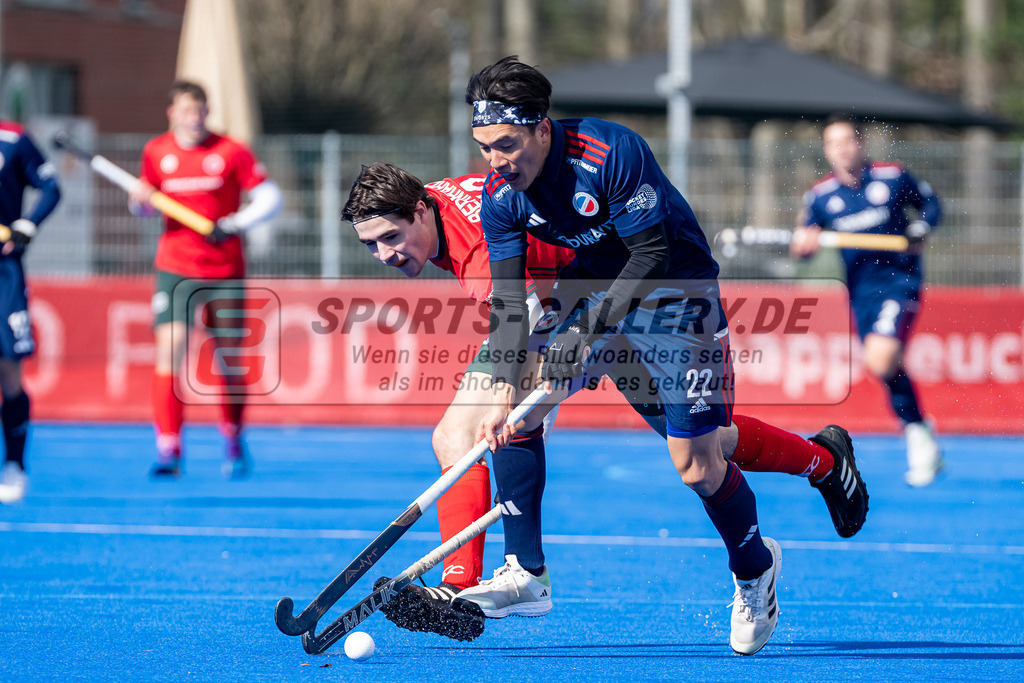 HK_20240323_109931 | 1. Bundesliga Hockey Herren Crefelder HTC - Mannheimer HC am 23.3.2024 Crefelder HTC  Hüttenallee, Krefeld , Dan Nquyen Liong ( Mannheimer HC #22 ) , Ehling Jonathan ( Crefelder HTC #22 )