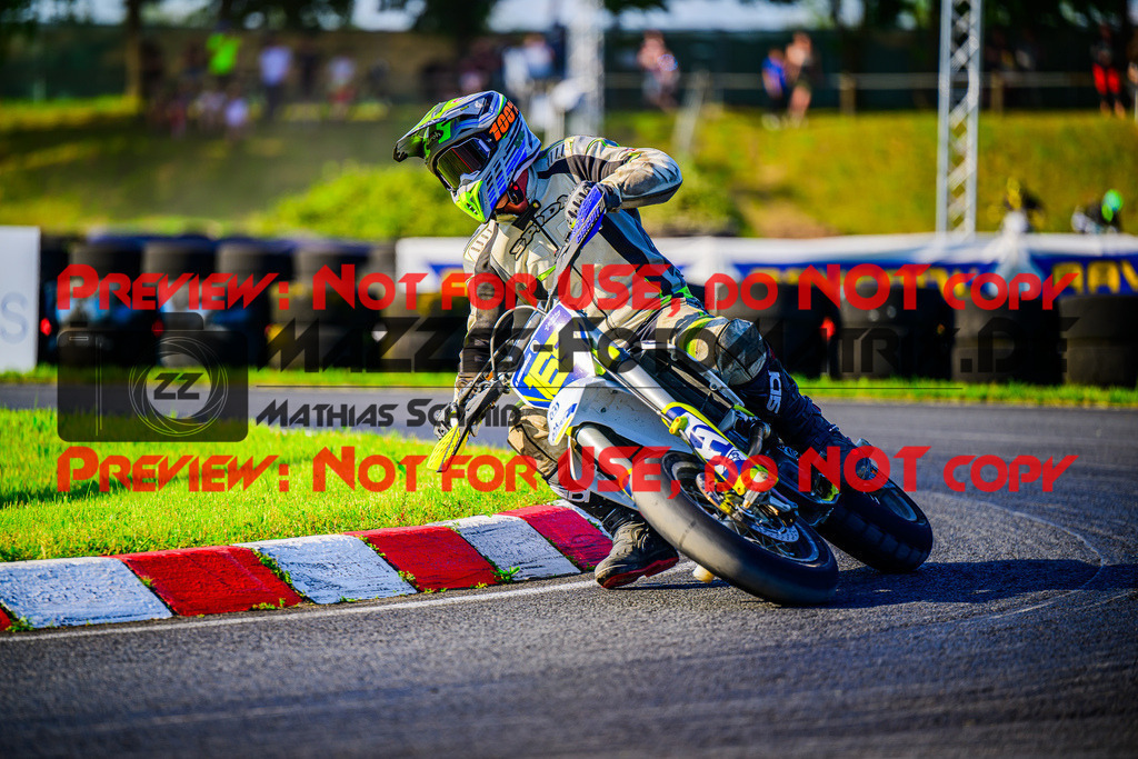 MaZZes_FotoMatrix_240511_6021986_8986 | UE40