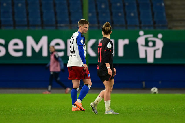 Fußball I Frauen I Saison 2025-2026 I DFB-Pokal I Achtelfinale I Hamburger SV - Bayer 04 Leverkusen I 17447 | Der Sportfotograf. - Realisiert mit Pictrs.com