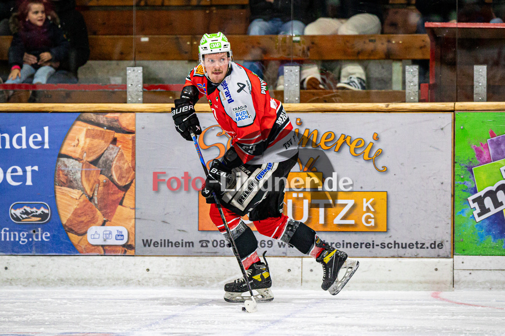 TSV Peißenberg Miners vs ESC Kempten SHARKS | Eishockey Bayernliga Vorbereitung 2024/2025, TSV Peißenberg Miners vs ESC Kempten SHARKS, 20241004,Maximilian MALZATZKI (Miners 67) in Aktion, Freisteller,2024-10-04 in Peißenberg (Eisstadion)Maximilian MALZATZKI (Miners 67)Copyright: WolfgangxLindner