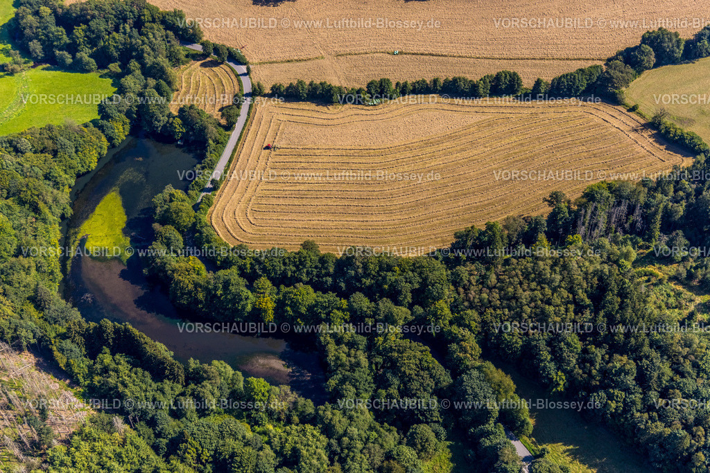 Ennepetal240814790 | Luftbild, Feldarbeit Wiesen und Felder mit Waldgebiet, Brenscheid, Breckerfeld, Ruhrgebiet, Nordrhein-Westfalen, Deutschland