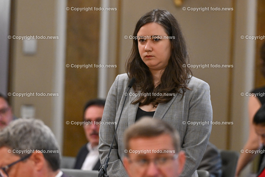 Landhaus Linz_ Promenade_ Landtagssitzung_ 19.09.2024-10 | 19.09.2024, Landhaus Linz AUT, Promenade, Landtagssitzung, im Bild Anne-Sophie Bauer (Die Gruenen, LAbg.)