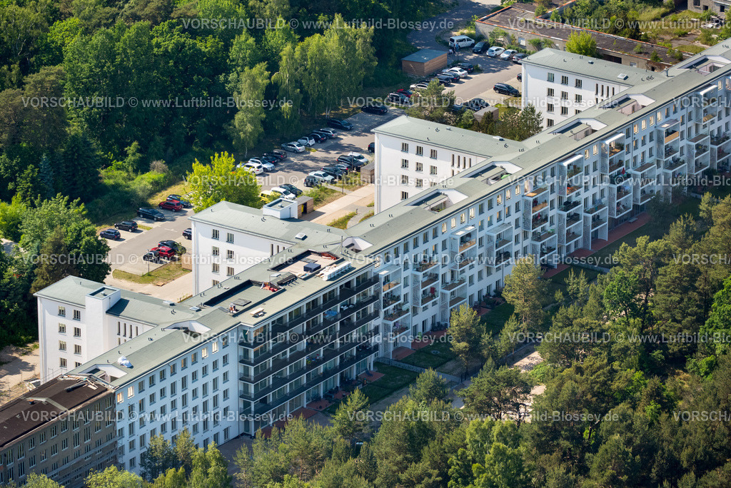 Ostsee16062348Ruegen_Ostseebad Binz | KdF Bad Prora, ehemalige Ferienanlage der Nationalsozialisten Kraft durch Freude, mit Sandstrand von Binz auf der Insel Rügen, Rügen, Ostseebad Binz, , Küstenlinie, Strandkörbe,  Binz, Ostseeküste,Mecklenburg-Vorpommern, Vorpommern, Mecklenburg-Vorpommern, Deutschland