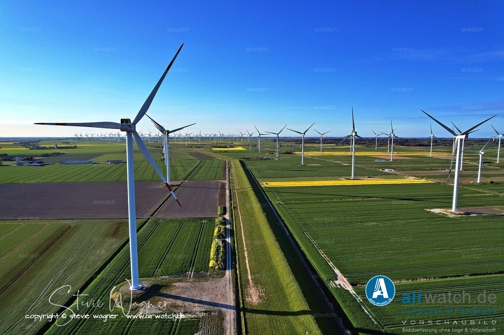 Windpark Reussenköge - Bürgerwindpark Reußenköge | Entdecken Sie atemberaubende Luftbilder und Fotografien auf airwatch.de - Tauchen Sie ein in eine Welt voller faszinierender Aufnahmen aus der Vogelperspektive.