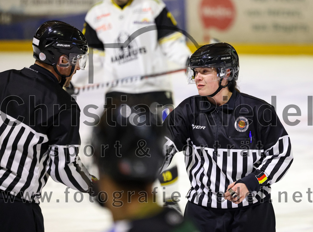 2022-12-23_049_TSV_Erding_gegen_EA_Schongau | Erding, Deutschland, 23.12.2022:
Eishockey, Bayernliga 2022 / 2023, 22. Spieltag, TSV Erding gegen EA Schongau, Endergebnis: 

Foto: Christian Riedel / fotografie-riedel.net