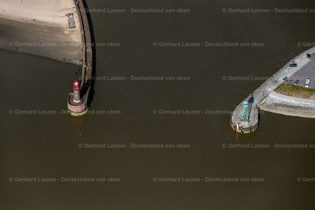 4030307 | BREMERHAVEN 01.06.2020 Leuchttürme als historische Seefahrtszeichen an der Mündung der Geeste in die Weser im Ortsteil Geestemünde-Nord in Bremerhaven im Bundesland Bremen, Deutschland. // Lighthouses as historic seafaring signs at the confluence of the Geeste and Weser in the district Geestemuende-Nord in Bremerhaven in the state Bremen, Germany. Foto: Gerhard Launer