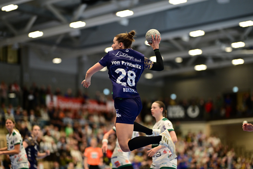 Handball I Frauen I Saison 2025-2026 I 1. HBF I 4. Spieltag I Buxtehuder SV - FRISCH AUF Göppingen | Der Sportfotograf. - Realisiert mit Pictrs.com