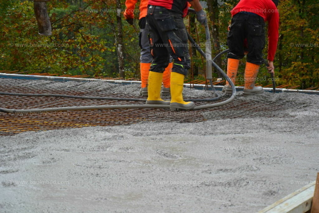 bib-lg04-betonarbeiten-0337 | Nach LV-Leistungsgruppen sortierte Detailfotos über den Bau eines Hauses. Alle Hausbau-Bilder direkt vom Urheber und Autor der Website Haus-Selber-Bauen.com