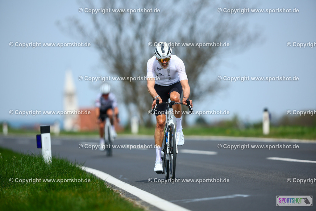 119_TRA56227 | Neusiedlersee Radmarathon 2026@sportshot_your_pictrs #yourpictures#roadtowm2029 #nrm #neusiedlerseeradmarathon #neusiedlersee #neusiedlerseetourismus #burgenland #mörbisch #nrm26 #burgenlandtourismus #voglundco #poweredbyburgenlandtourismus #radsport #rad #marathon #ucigranfondo #visitburgenland #ucigranfondoworldseries