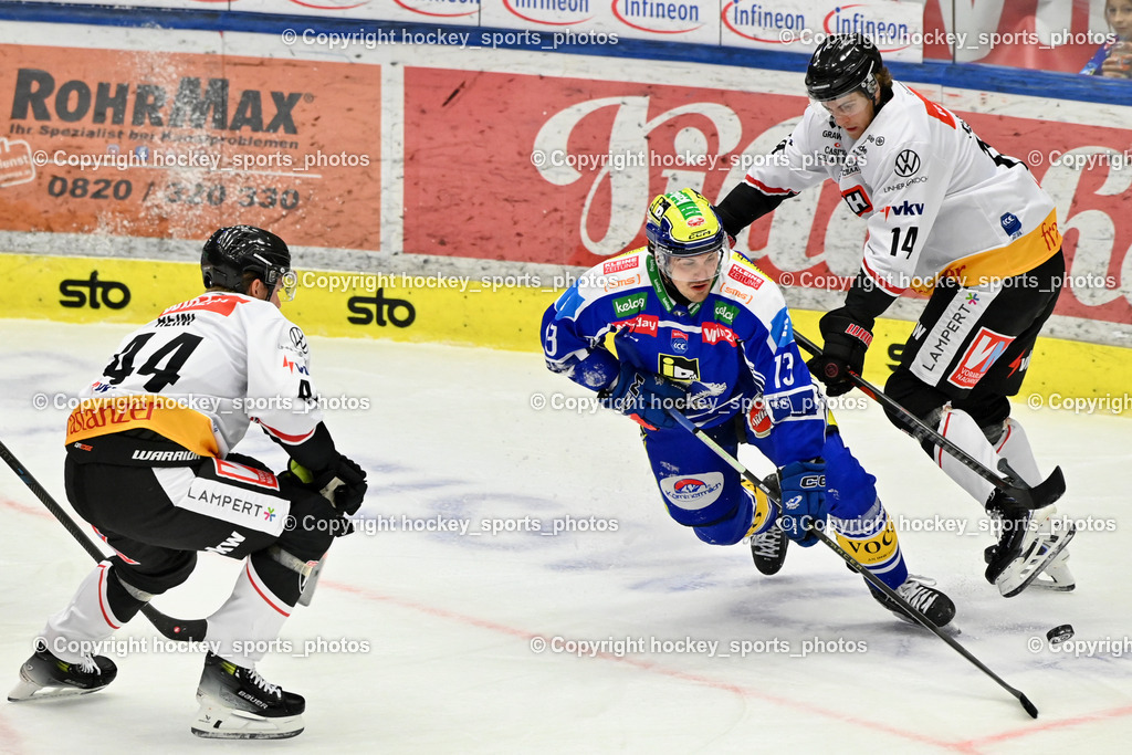 EC IDM Wärmepumpen VSV vs. Pioneers Vorarlberg | #44 Julius Reini Pioneers Vorarlberg, #13 Adam Helewka EC VSV, #14 Eric Florchuk Pioneers Vorarlberg, EC IDM Wärmepumpen VSV vs. Pioneers Vorarlberg, EC IDM WÄRMEPUMPEN VSV vs. Pioneers Vorarlberg am 03.10.2025 in Villach (Stadthalle Villach), Austria, (Photo by Bernd Stefan)