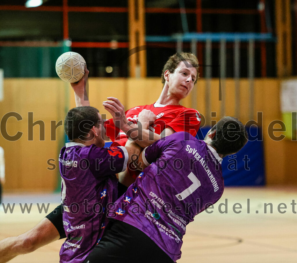 2024-01-27_026_SpVgg_Altenerding_gegen_TV_Altoetting | Erding, Deutschland, 27.01.2024:
Handball, Bezirksoberliga Männer 2023 / 2024, 13. Spieltag, SpVgg Altenerding gegen TV Altötting, Endergebnis: 30:28

Joseph Wyhnalek (SpVgg Altenerding, #2), Michael Oberauer (TV Altötting, #31), Simon Rüdiger (SpVgg Altenerding, #7)

Foto: Christian Riedel / fotografie-riedel.net