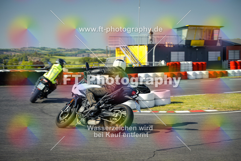 OBK_Mai_Volker_Adam-10392 | Hier findet Ihr Bilder von Touristenfahrten auf der Nürburgring Nordschleife oder von anderen Veranstaltungen die ich besucht habe. Viel Spass beim Durch Schauen 