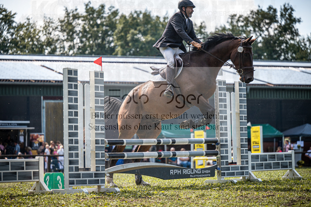 Z63_0031 | Entdecke hochwertige Reitturnierfotos von Foto Oger. Professionell, emotional und authentisch – jetzt Lieblingsmomente im Shop bestellen.Deutschlandweite Turnierfotografie. - Realisiert mit Pictrs.com