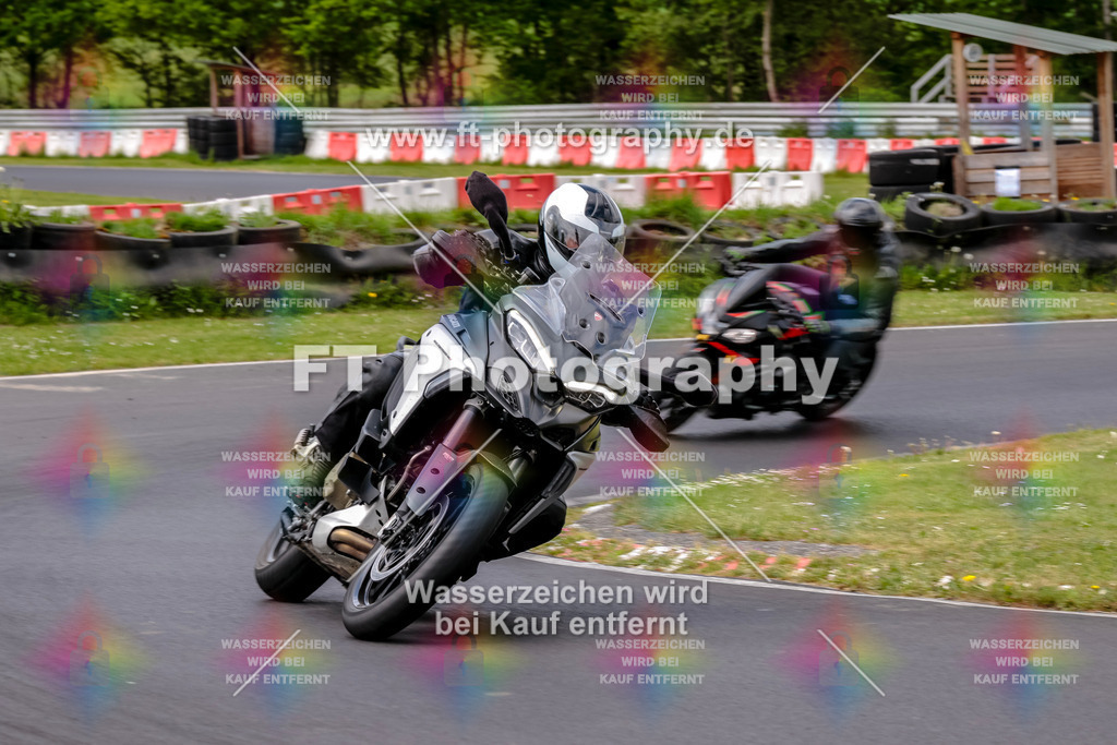 MotoTeamVBK-20901 | Hier findet Ihr Bilder von Touristenfahrten auf der Nürburgring Nordschleife oder von anderen Veranstaltungen die ich besucht habe. Viel Spass beim Durch Schauen 