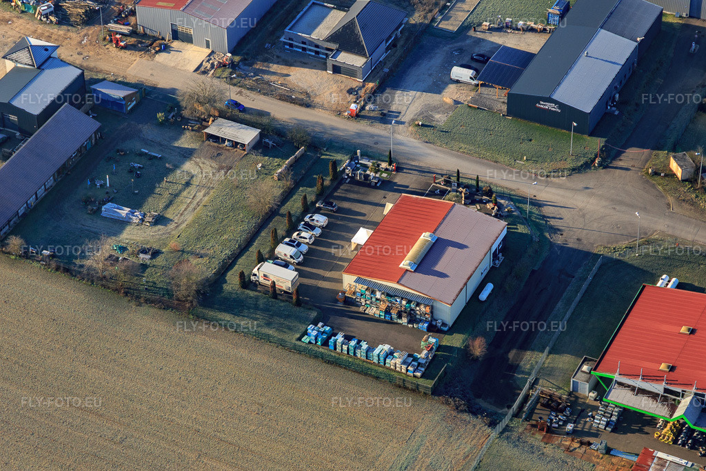 Vue aérienne: Carrelage de Terimport à Niederlauterbach dans le département Bas Rhin, France – .Photo: IMG_124057.jpg prise le 11/01/2021 par Werner Riehm/FLY-FOTO.eu – Résolution de l'original: 5289 x 3526 px – Terimport