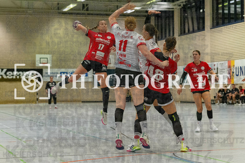 DEU, HSG Freiburg - TG Nuertingen, Handball, 2. Handball-Bundesliga, Saison 2023/2024, 04. Spieltag, Saison 2023/2024, 07.10.2023 | Julia von Kampen (HSG Freiburg, #14) beim Wurfversuch.

DEU, HSG Freiburg - TG Nuertingen, Handball, 2. Handball-Bundesliga, Saison 2023/2024, 04. Spieltag, Saison 2023/2024, 07.10.2023

Foto: Eibner-Pressefoto/Thomas Hess