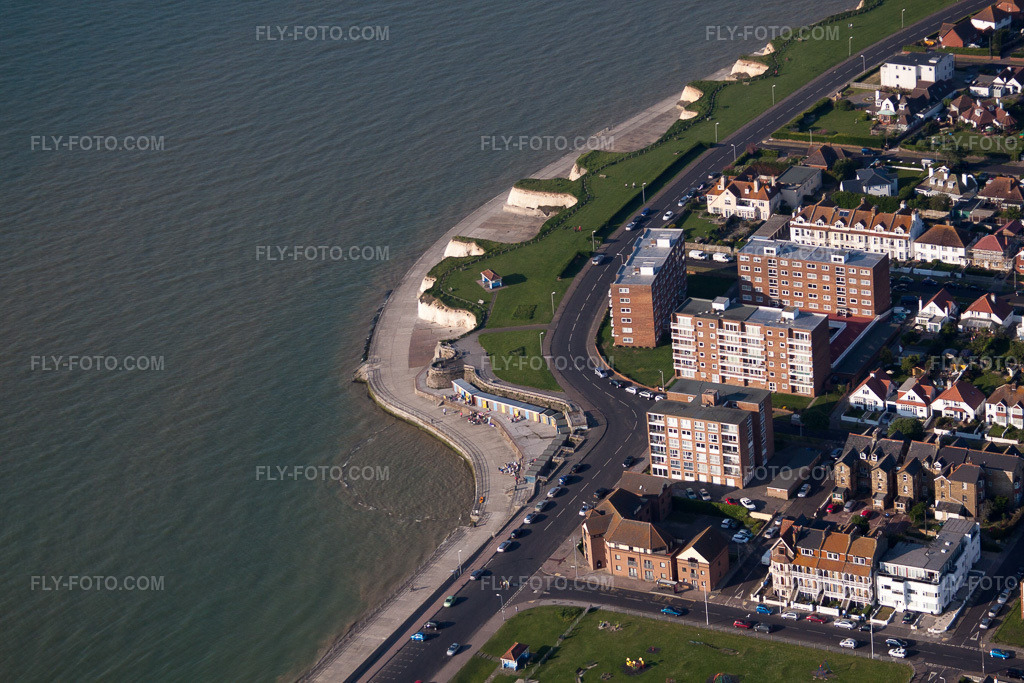Aerial view: View of the town in Birchington-on-Sea in the state England, Great Britain.Photo: IMG_50433.jpg taken on 05/27/2012 by Werner Riehm/FLY-FOTO.comResolution of the original: 4752 x 3168 px