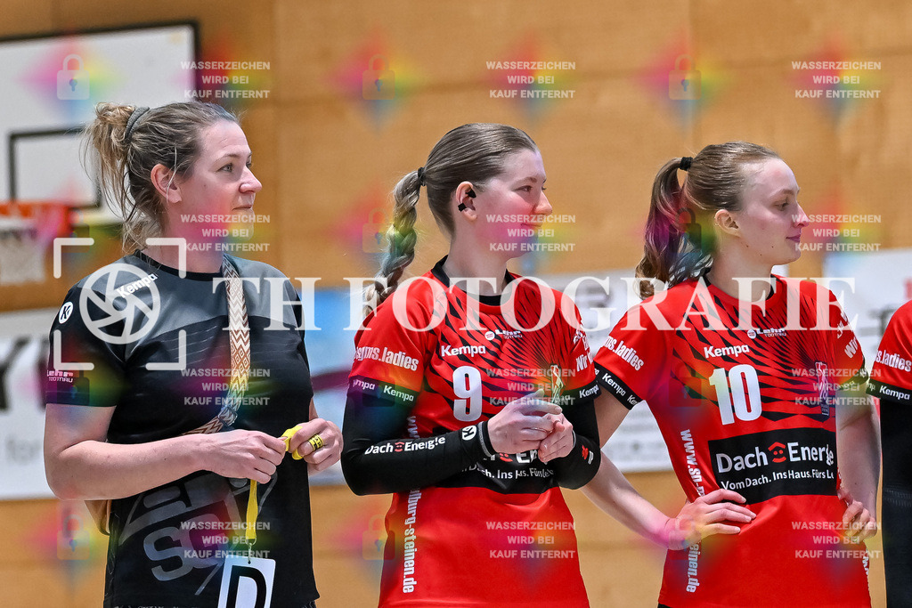 GER, SG Maulburg/Steinen - HB Kinzigtal, Frauen-Handball, Oberliga Suedbaden, 21. Spieltag, Saison 2024/2025, 06.04.2025 | Sabrina Gruber (SG Maulburg/Steinen, #71), Tamara Posovzky (SG Maulburg/Steinen, #09), Amely Haas (SG Maulburg/Steinen, #10)GER, SG Maulburg/Steinen - HB Kinzigtal, Frauen-Handball, Oberliga Suedbaden, 21. Spieltag, Saison 2024/2025, 06.04.2025Foto: TH Fotografie/Thomas Hess