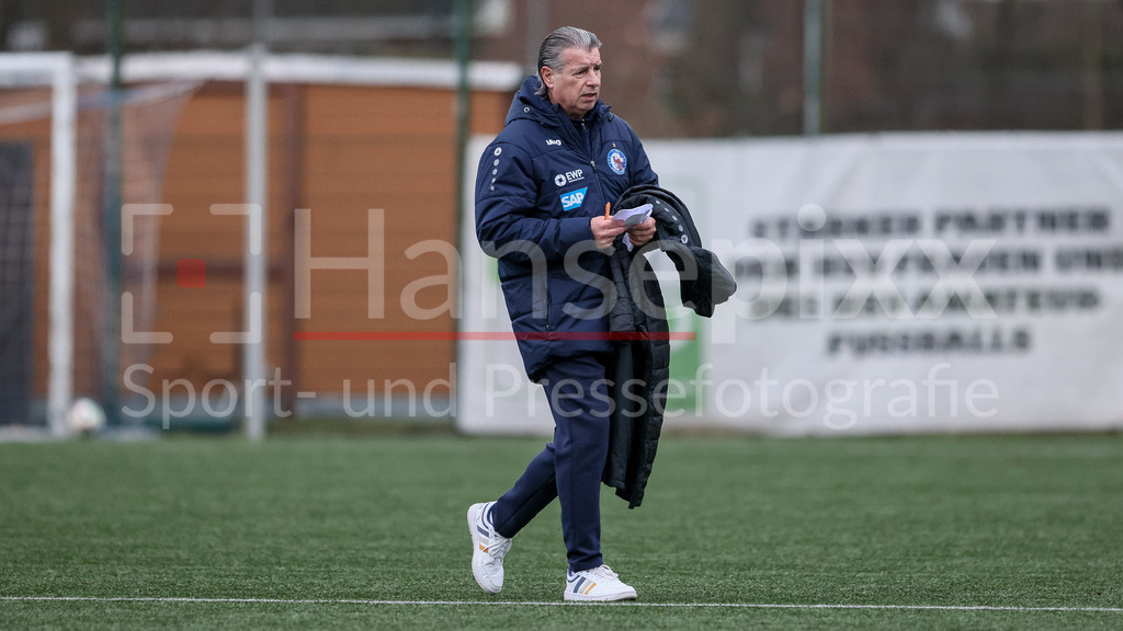 Fussball, Testspiel Frauen, Hamburger SV - 1. FFC Turbine Potsdam | v.li.: Kurt Russ (Trainer, 1. FFC Turbine Potsdam)