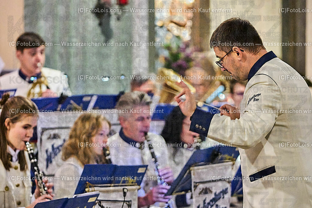 ALP4721_Wieselburger Brauereikapelle_Schachinger Manuel | (C)FotoLois.com, Alois Spandl, WEIHNACHTSKONZERT der Betriebsmusikkapelle der Brauerei Wieselburg in der Pfarrkirche, durch´s Programm führte Pfarrer Daniel Kostrzycki, anschließende Verköstigung durch die Landjugend Wieselburg, Fr 8. Dez. 2023.