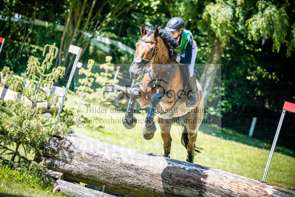 Vielseitigkeitsturnier Melle Oldendorf | Entdecke hochwertige Reitturnierfotos von Foto Oger. Professionell, emotional und authentisch – jetzt Lieblingsmomente im Shop bestellen.Deutschlandweite Turnierfotografie. - Realisiert mit Pictrs.com