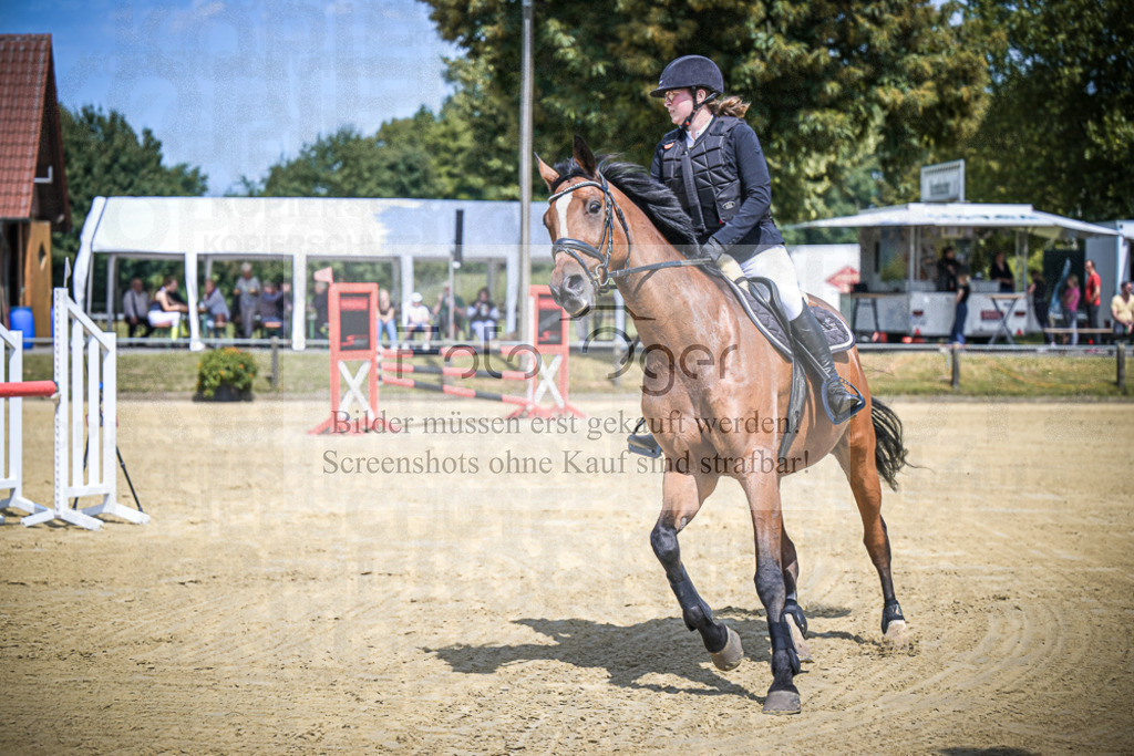 DOS_8662 | Entdecke hochwertige Reitturnierfotos von Foto Oger. Professionell, emotional und authentisch – jetzt Lieblingsmomente im Shop bestellen.Deutschlandweite Turnierfotografie. - Realisiert mit Pictrs.com
