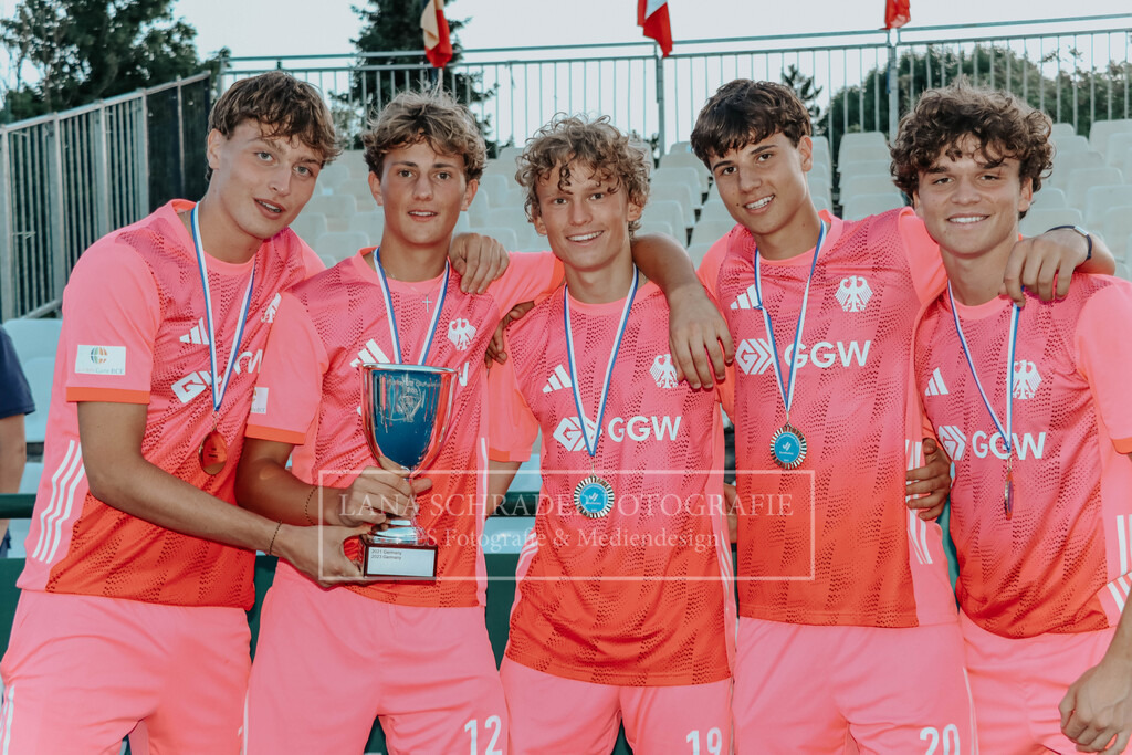 EM_MU18_F_GER-BEL_Lille_bearbeitet (29 von 30) | lanaschraderfotografie - Realisiert mit Pictrs.com