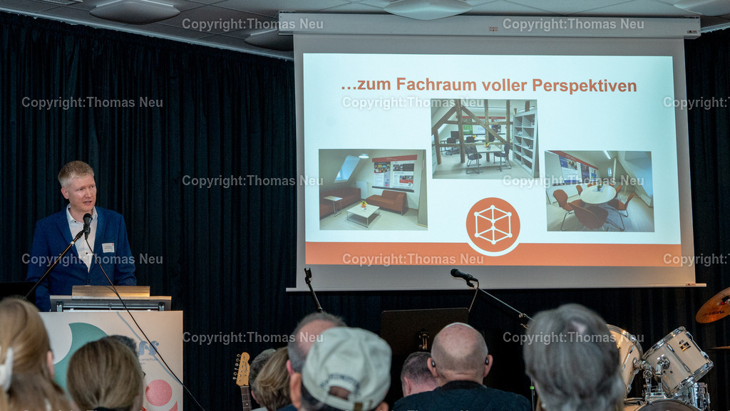 LFS_Strahelmann_Fotografie-Thomas-Neu-63 | bbe, Bensheim, Liebfrauenschule, Strahlemann Talent Company, Schulleiter Mirko Schnegelberger,  Bild: Thomas Neu