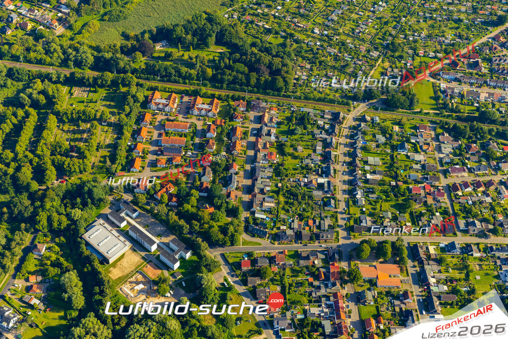 Luftaufnahme Ribnitz Ribnitz-Damgarten - Die Luftaufnahme wurde 2025 vom UL-Flugzeug heraus erstellt ( ohne Drohne ) - Hochauflösende Luftaufnahme - für professionelle Ausdrucke geeignet. Die Geschenkidee !Mit Lizenz und Bildrechte bestellbar