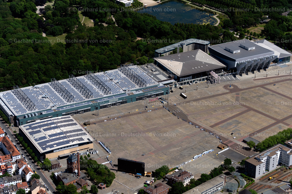 4029268 | BREMEN 01.06.2020 Ausstellungsgelände und Messehallen der  Messe Bremen und der  ÖVB-Arena an der Findorffstraße in Bremen. // Exhibition grounds and exhibition halls of the  Messe Bremen und der  OeVB-Arena an der Findorffstrasse in Bremen in Germany. Foto: Gerhard Launer