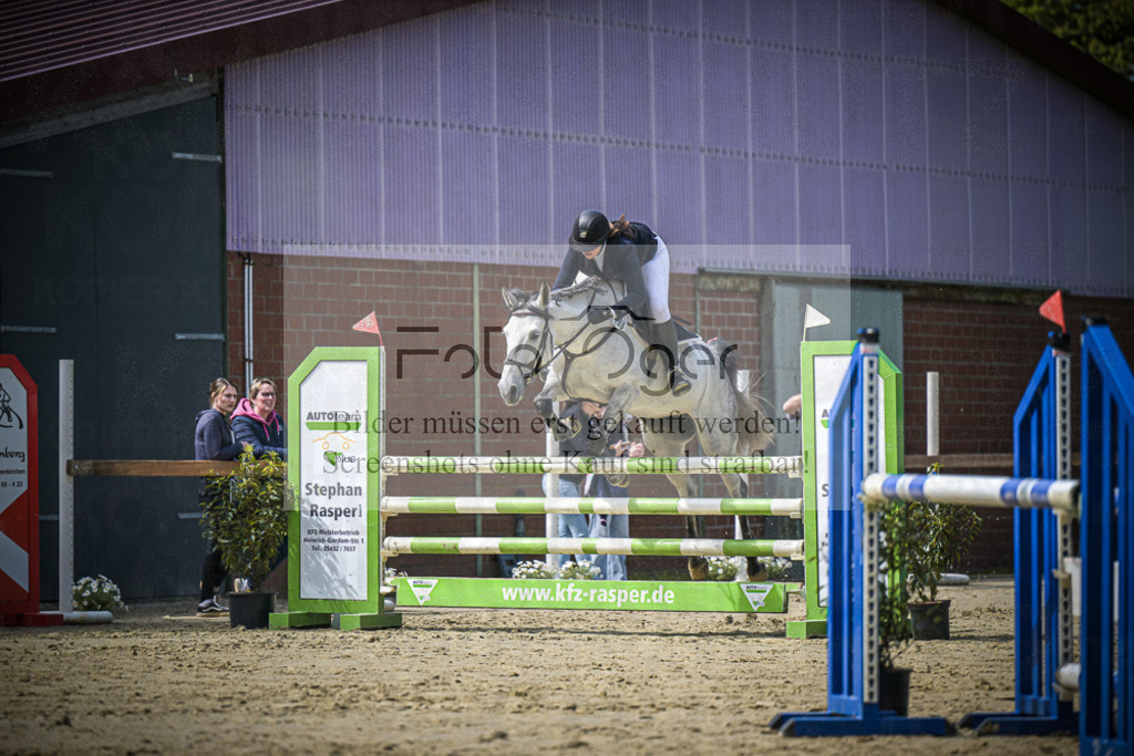 DOS_8081 | Entdecke hochwertige Reitturnierfotos von Foto Oger. Professionell, emotional und authentisch – jetzt Lieblingsmomente im Shop bestellen.Deutschlandweite Turnierfotografie. - Realisiert mit Pictrs.com
