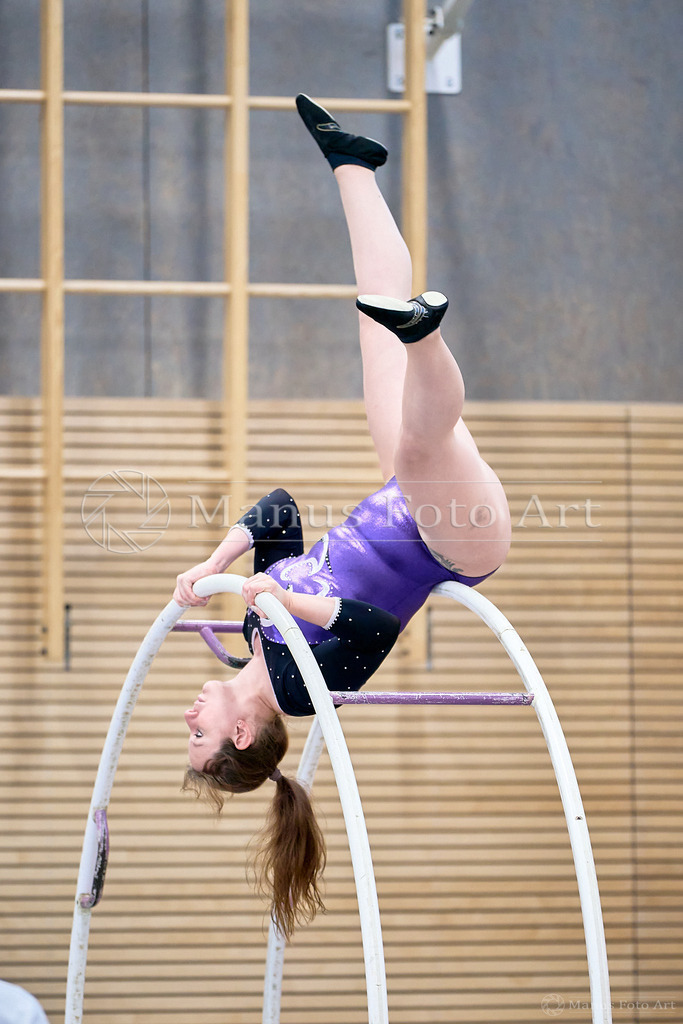 B-DSC05135 | Professionelle Sportfotografie in Hamburg, Schleswig-Holstein und Niedersachsen – spezialisiert auf Rhönrad, Geräteturnen, Leistungsturnen und rhythmische Sportgymnastik. Bundesweite Begleitung von Rhönrad-Events. Jetzt Sport-Fotos - Realisiert mit Pictrs.com