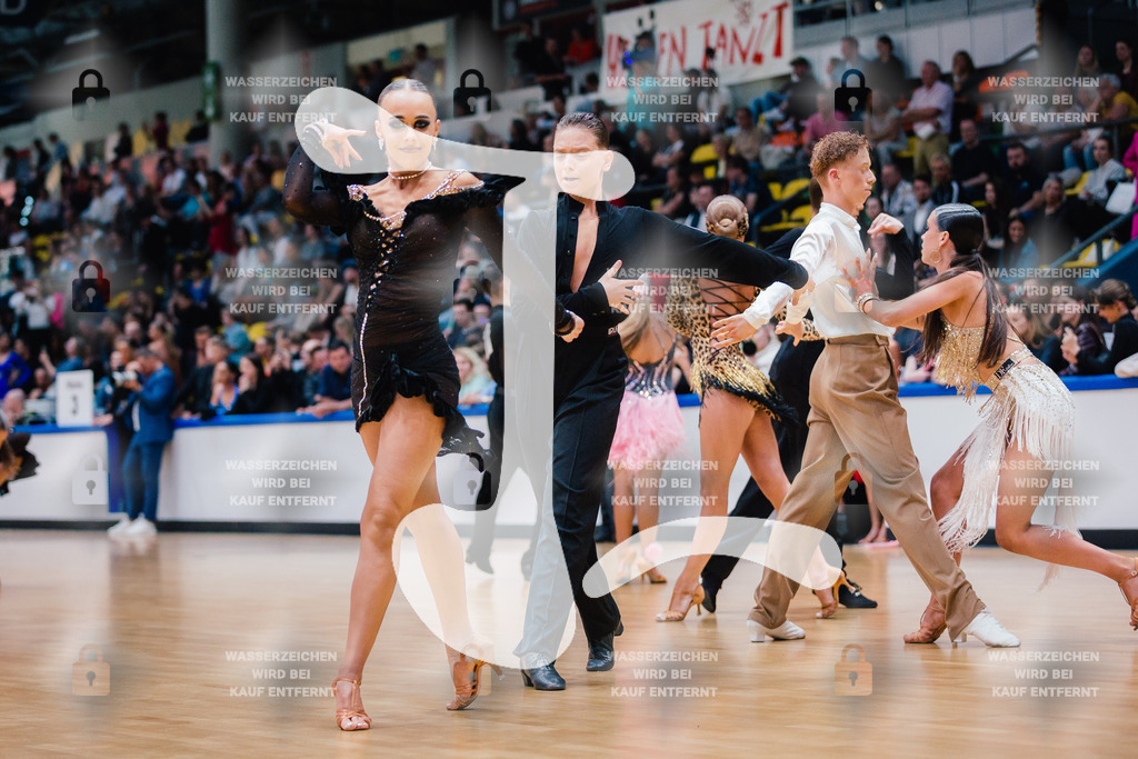 Hessen Tanzt WDSF Open Youth Latin 13th (14) Michael Bakscheev _ Julie Meck (Schwarz-Weiß-Club Pforzheim)-2025-05-17-0829 | Webshop for digital downloads and prints of dance sport, event & show photographer Julian Link - Realisiert mit Pictrs.com
