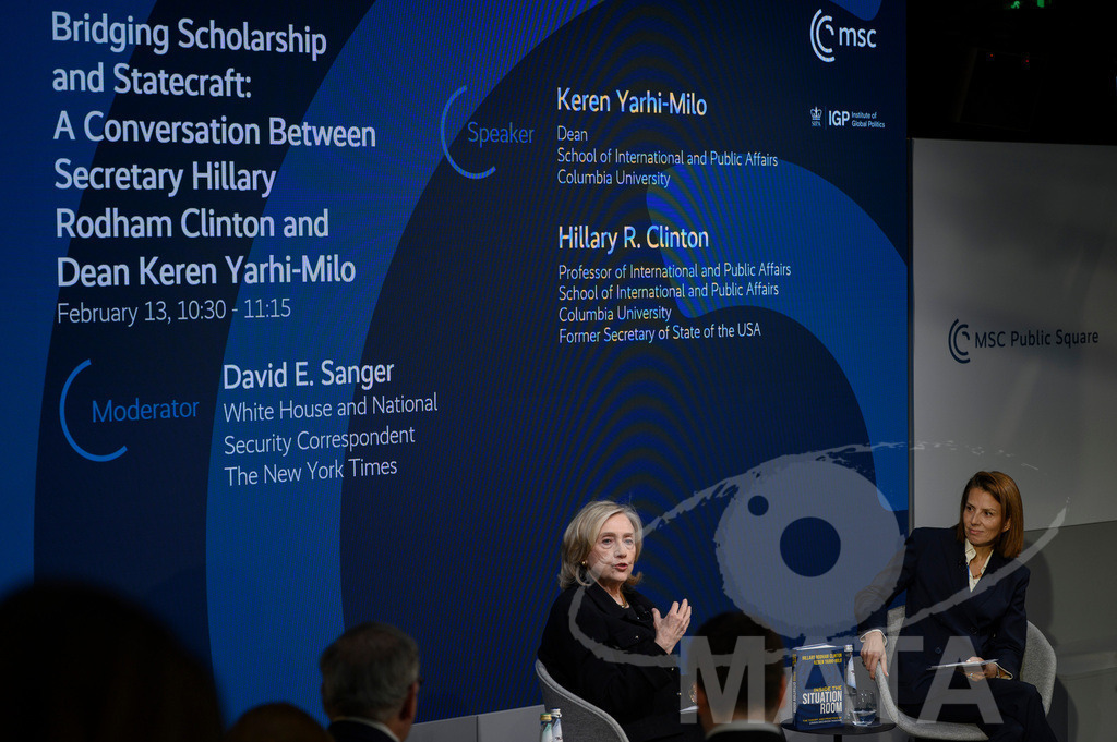 _DWI2707 | Die US-Politikerin Hillary Clinton auf der Veranstaltung Bridging Scholarship and Statecraft im Rahmen der Münchner Sicherheitskonferenz 2026. München, 13.02.2026 Bayern Deutschland  - Realisiert mit Pictrs.com