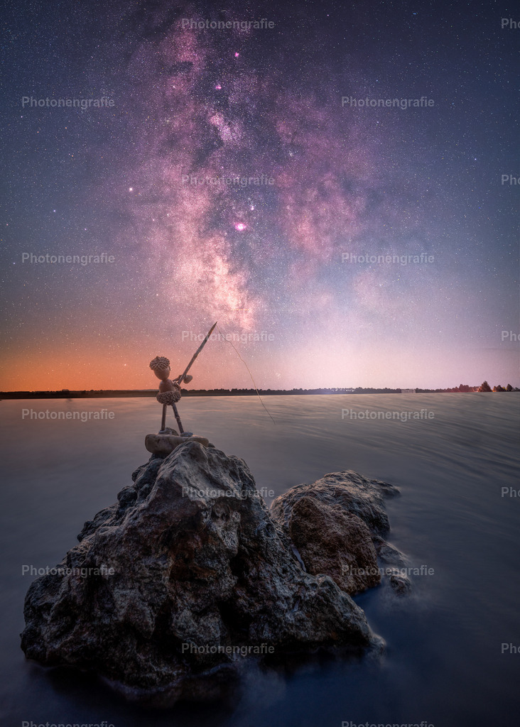 Manni angelt in der Nacht | Photonengrafie´s Shop - Realisiert mit Pictrs.com